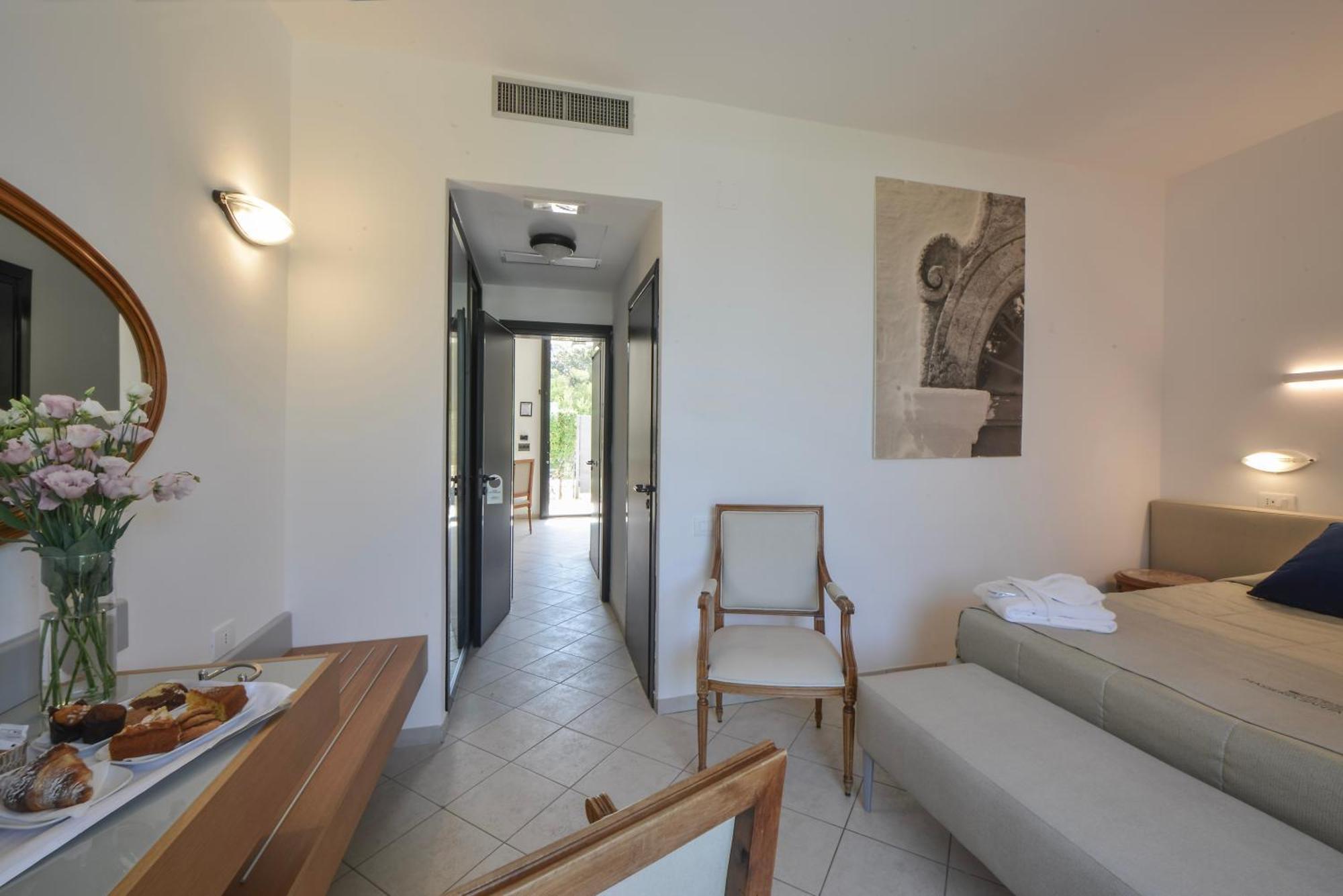 Grand Hotel Masseria Santa Lucia Ostuni Bagian luar foto