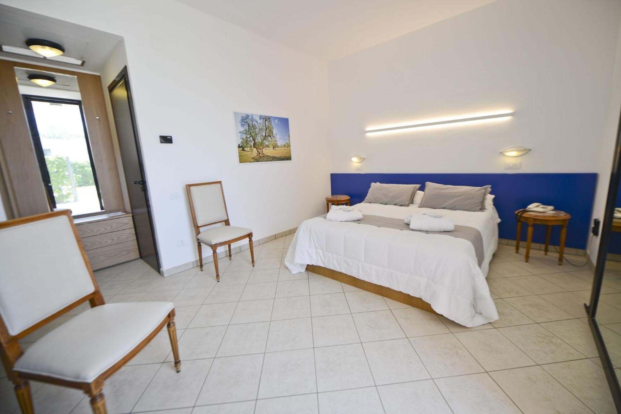 Grand Hotel Masseria Santa Lucia Ostuni Bagian luar foto