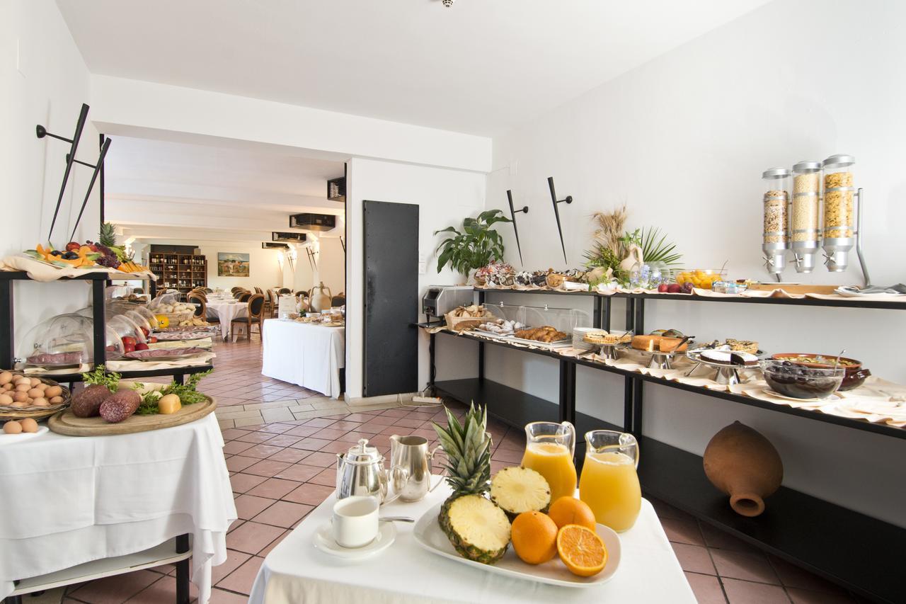 Grand Hotel Masseria Santa Lucia Ostuni Bagian luar foto