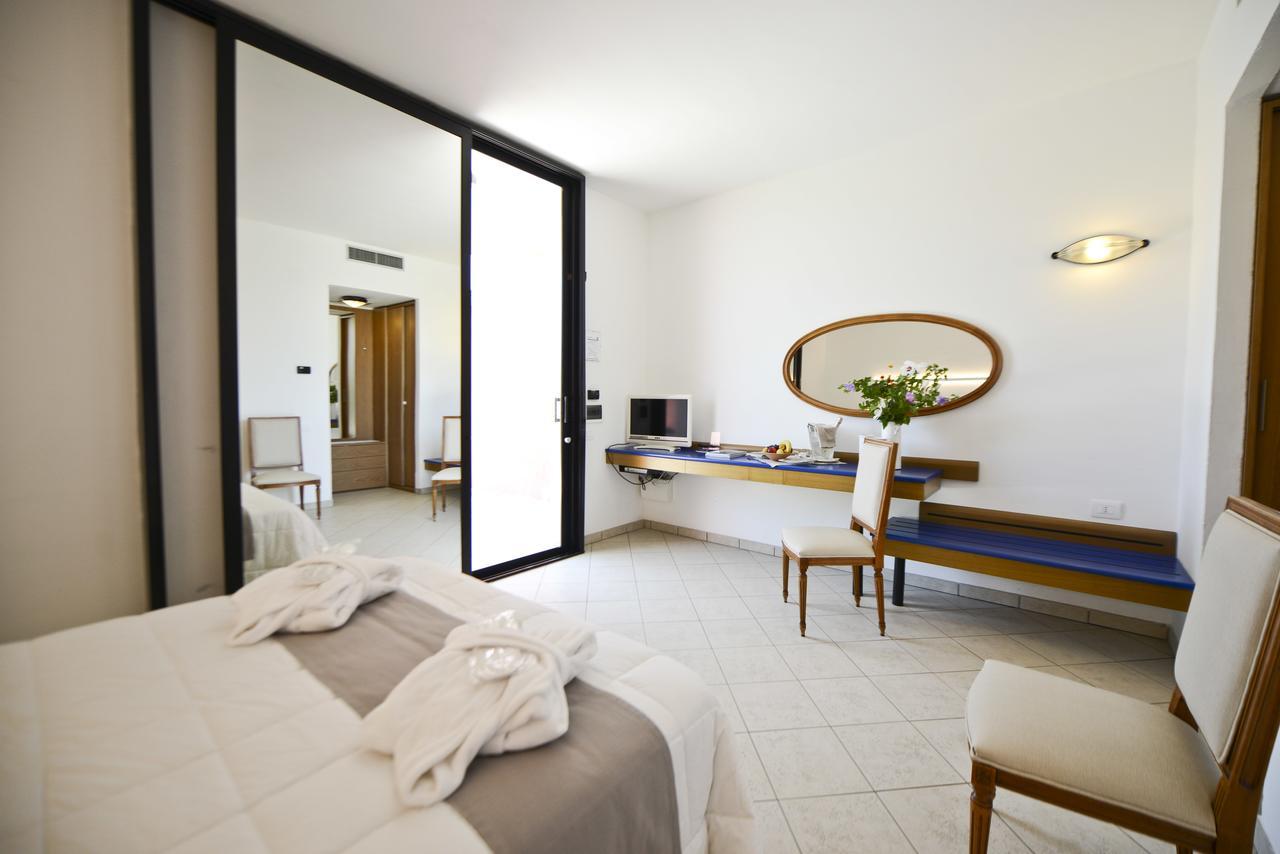 Grand Hotel Masseria Santa Lucia Ostuni Bagian luar foto